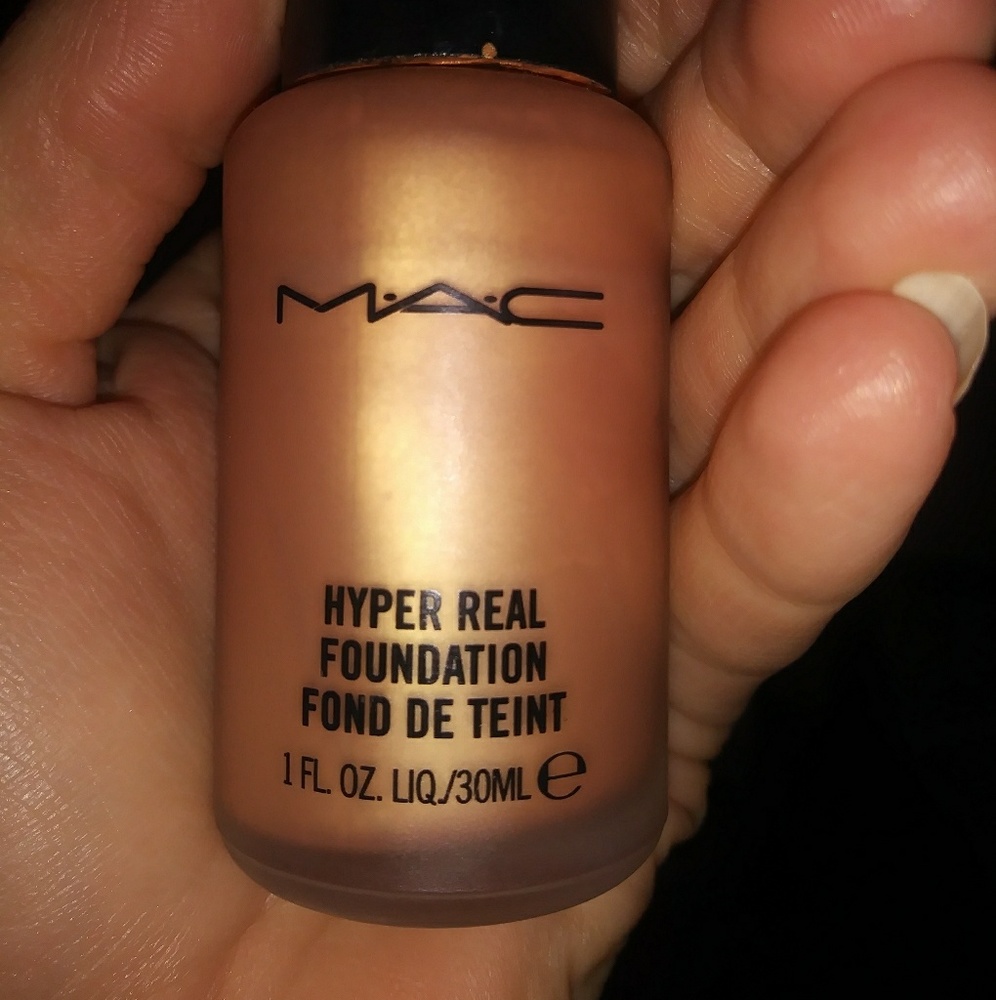 MAC hyper real foundation bronze